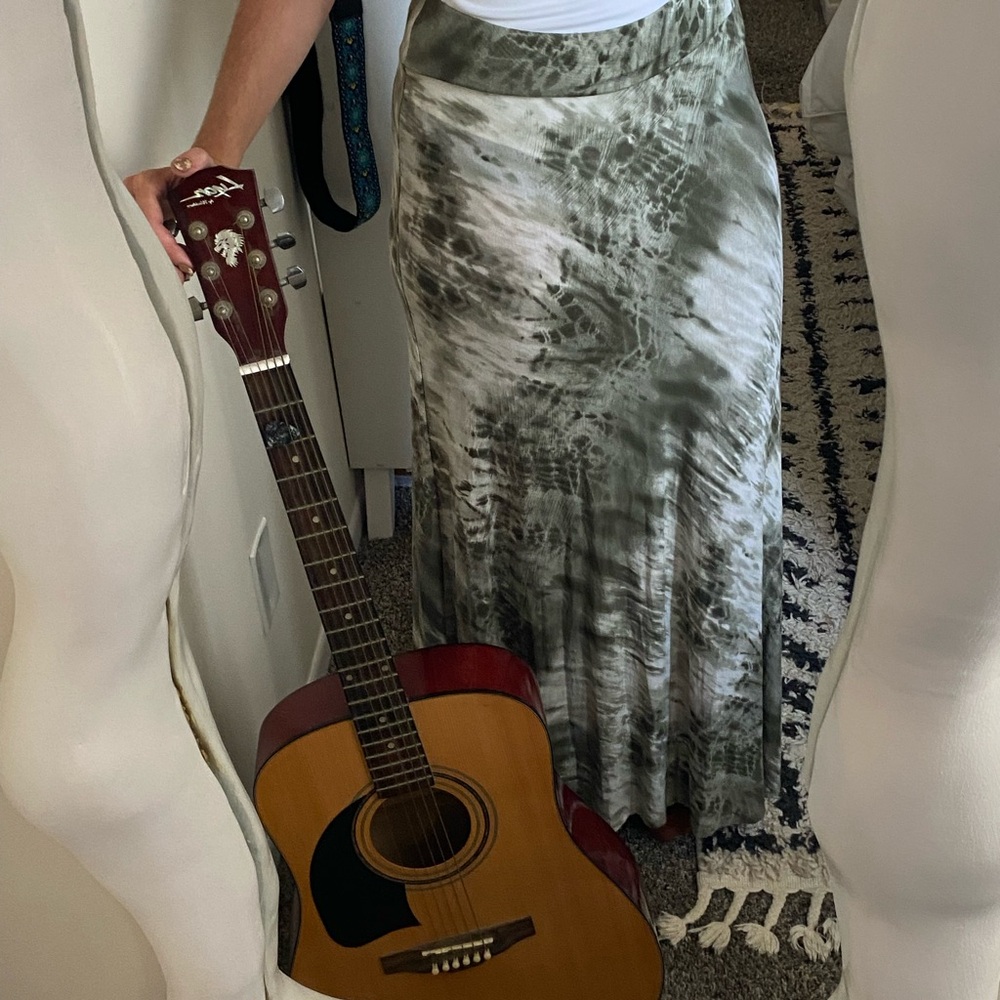 Roz & Ali Olive Tie-Dye Maxi Skirt